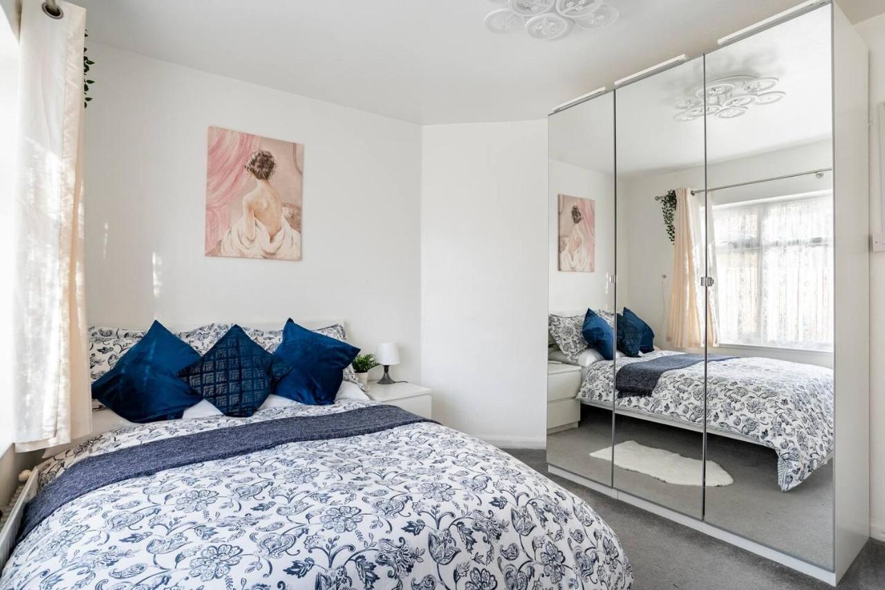 Moydom Cosy Apt Sleeps 4 With Self Breakfast & Carpark Apartment Redbridge Exterior photo